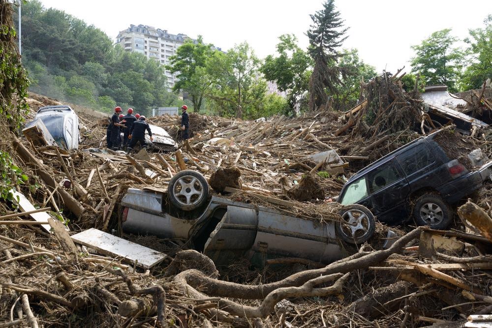 Providing Hope in Natural Disasters with Rescue Robots