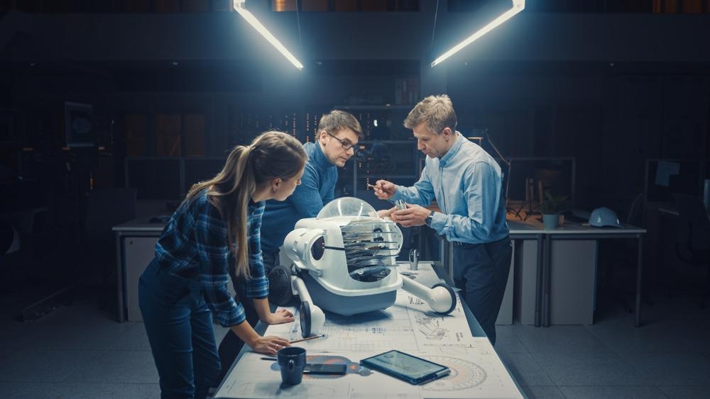 Towards an Integrated Approach to Mobile Robot Design with LEONARDO