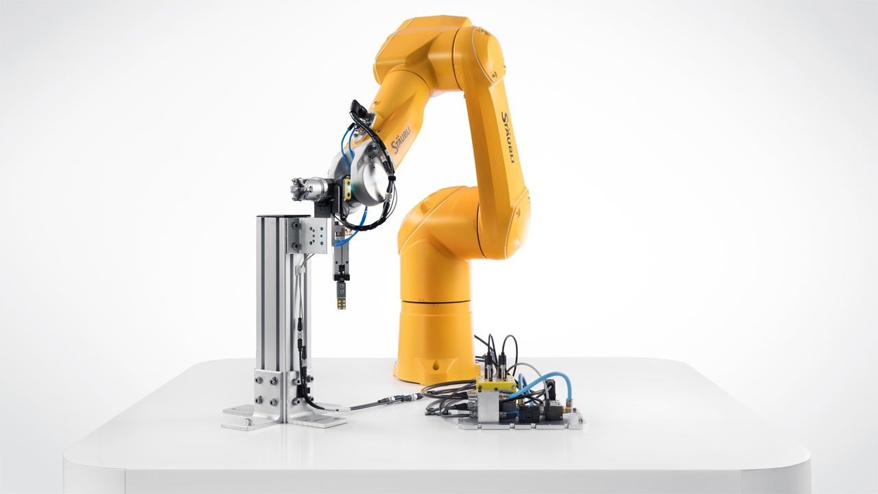 How Automatic Tool Changers Improve Robot Flexibility