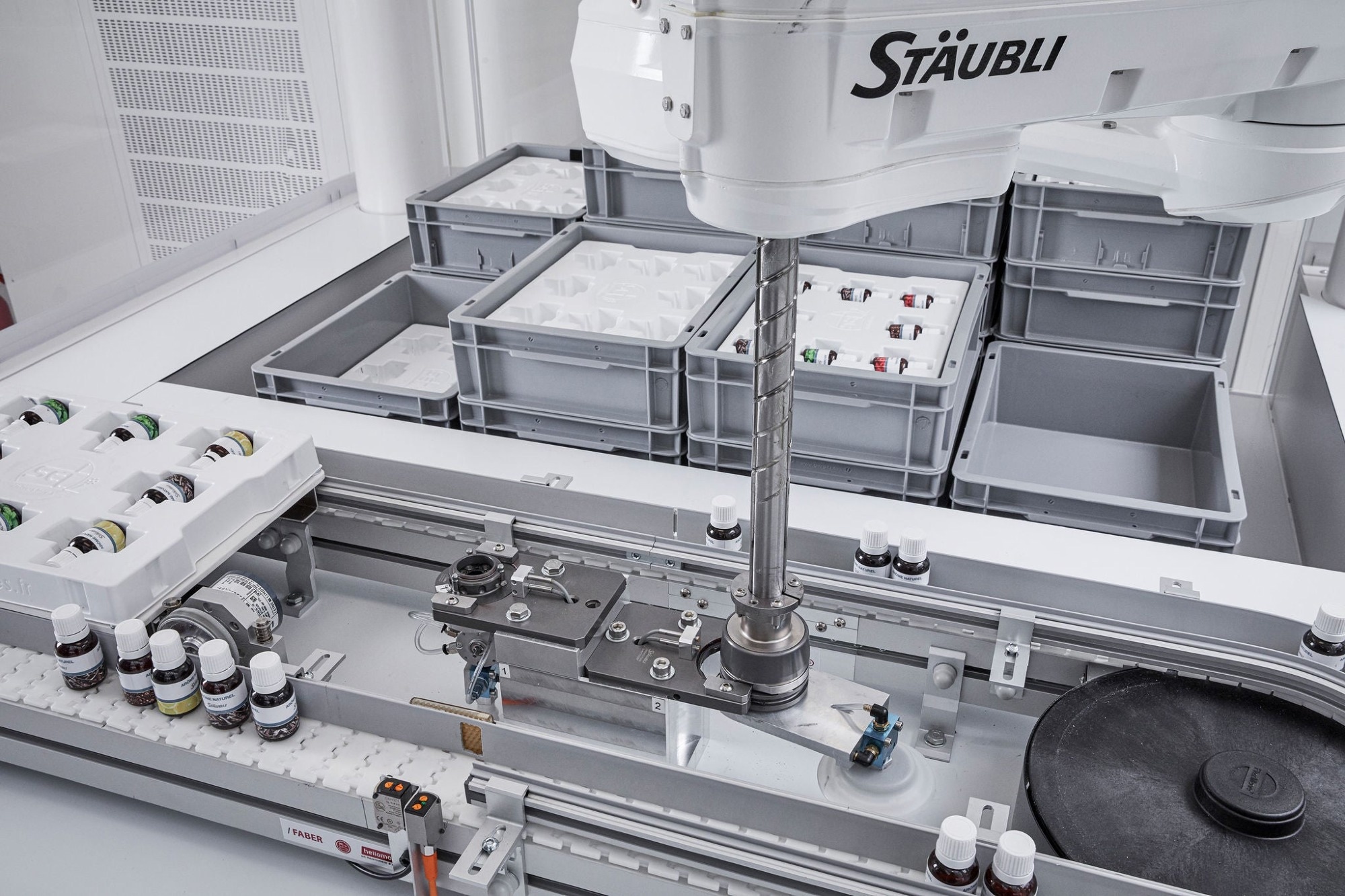 How Automatic Tool Changers Improve Robot Flexibility