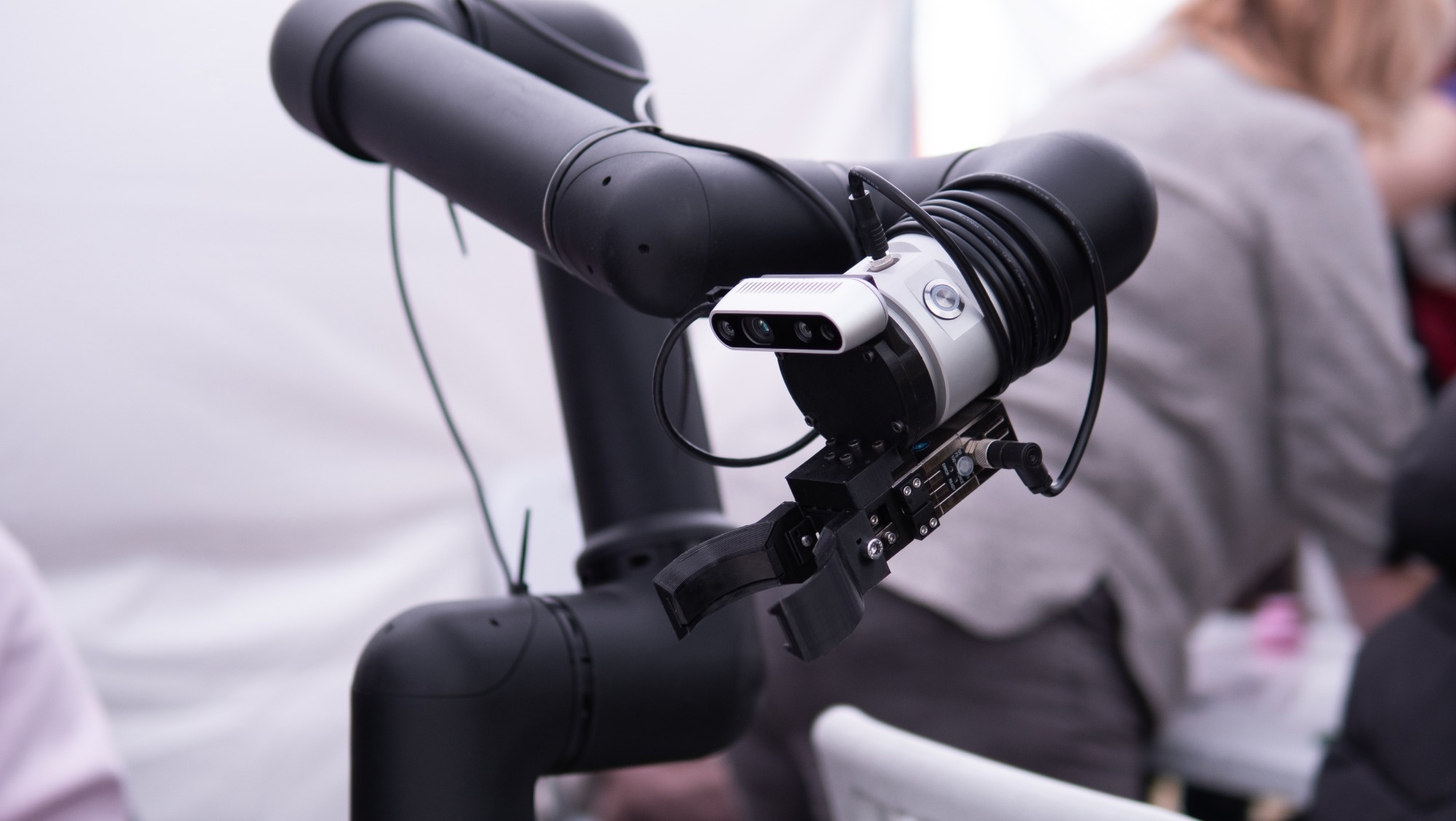 Flexible robotic manipulator