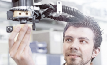 How Automatic Tool Changers Improve Robot Flexibility