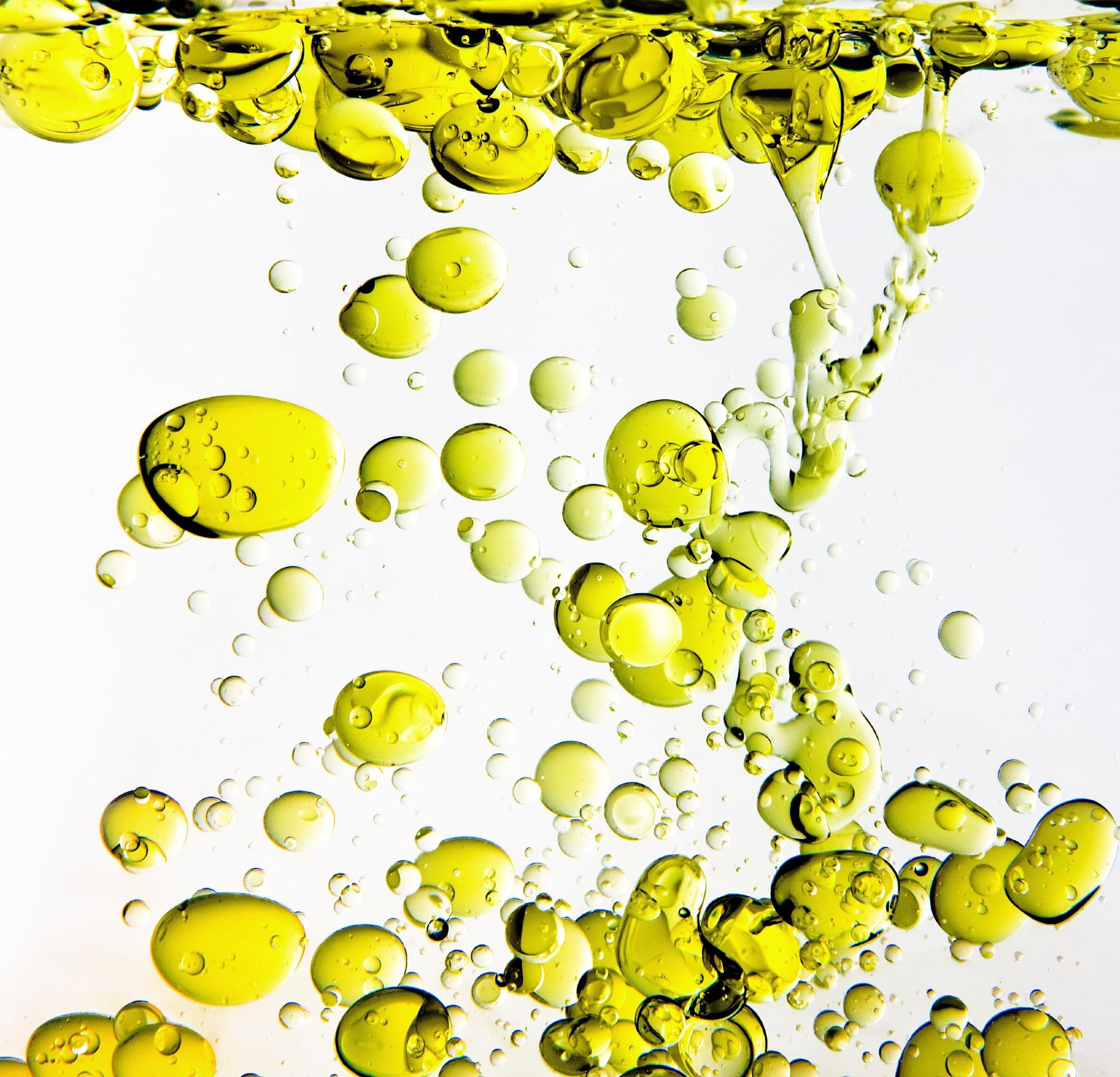 New Artificial Swimmers Developed Using Oil and Water.