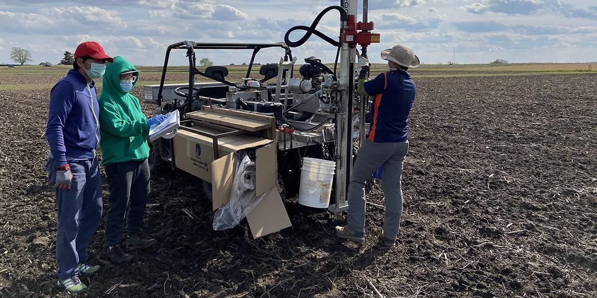 AI Combined with Hyperspectral Sensing Could Facilitate Large-Scale Monitoring of Soil Carbon