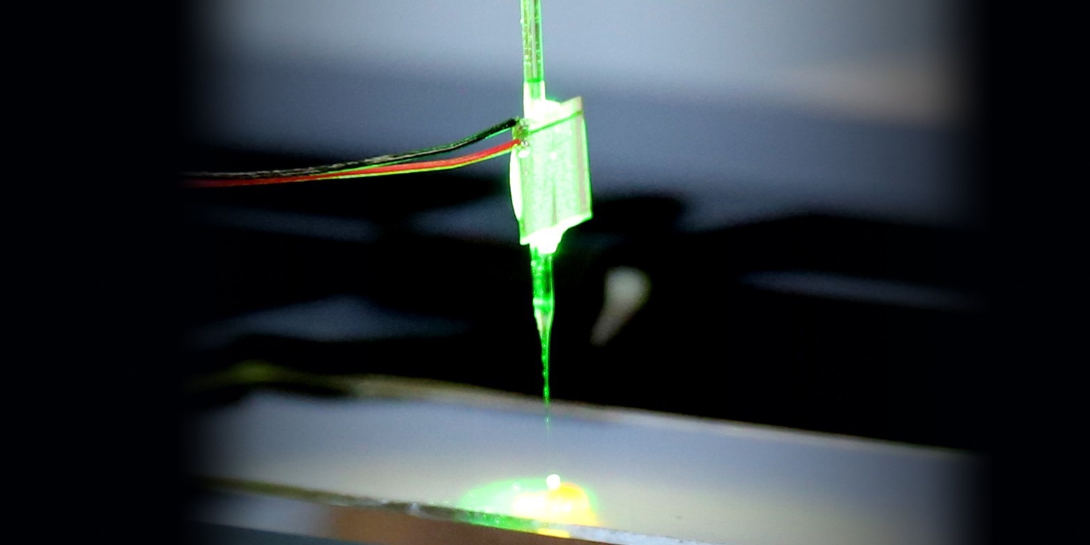 A Novel Robotic Arm with Ultrasonically Actuated Glass Needle