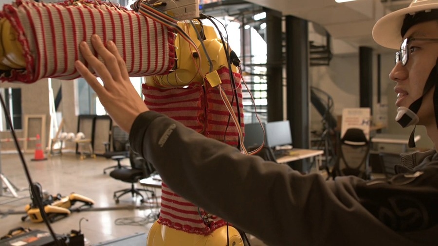 New Fabric and Sensing System to Measure Contact and Pressure