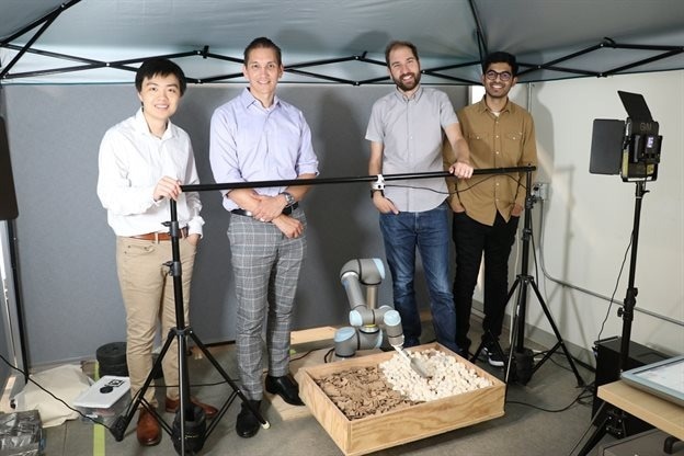 Novel Learning-Based Method to Scoop up Terrain Samples