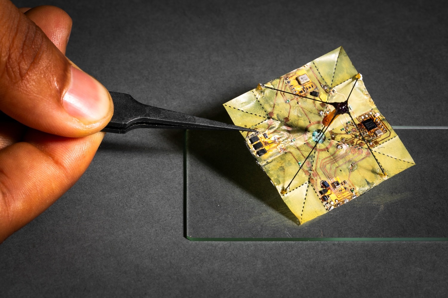 New Power-Harvesting Circuit and Controller Triggers Shape Changes in Mid-Air