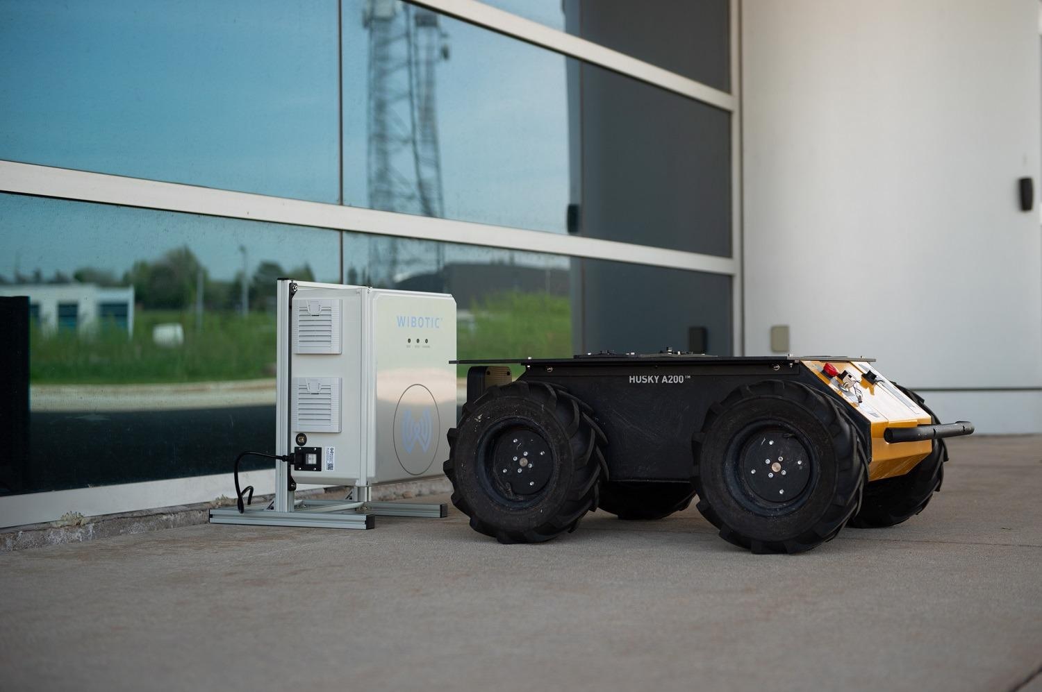 WiBotic and Clearpath Robotics Provide Wireless Charging Kits for ‘Jackal’ and ‘Husky’ Unmanned Ground Vehicles