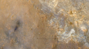 NASA's Reconnaissance Orbiter Beams Image of Curiosity Mars Rover