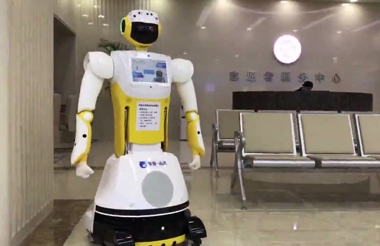 QIHAN’s Sanbot Robot Assists Visitors and Improves the Litigation Process