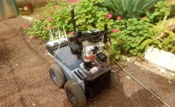 Robat Uses Sound to Navigate and Map a Novel Environment