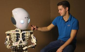Study: Live Interactions Increase Human-Like Qualities in Robots