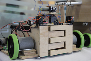 Five-Day Residential Course Enables Students to Build, Program Autonomous Robot