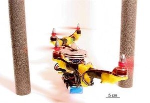 Quad-Morphing Aerial Robot Quickly Alters Flight Course in Cramped Spaces