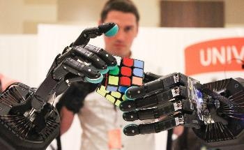 EBRAINS Robot Simulation One Step Closer to In-Hand Object Manipulation