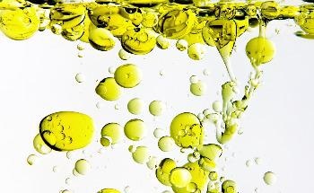 New Artificial Swimmers Developed Using Oil and Water