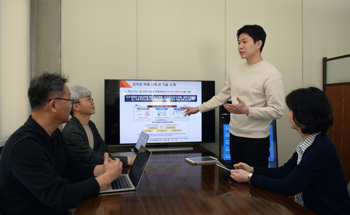 A Dialogue-Based Intelligent Tutoring System