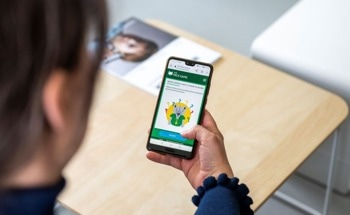Studying How AI Chooses to Appear to Humans with “Citizen Science” Project