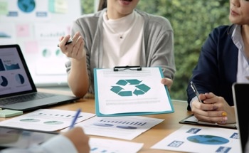 Fighting Greenwashing with Blockchain-Based Emissions Data