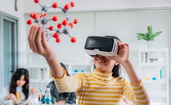 VR Transforms STEM Learning with PrismsVR