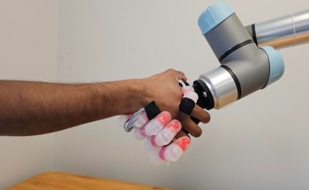 Prosthetic Hand Achieves Human-Like Dexterity