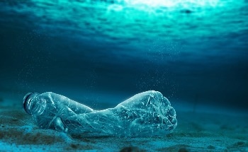 AI-Powered Robot Detects and Retrieves Underwater Waste