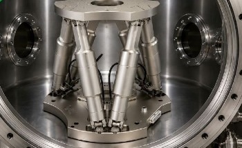 Vacuum-Compatible High Load Hexapod