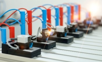 OctaPod Microrobot Delivers Autonomous Gradient Search for Photonics Testing
